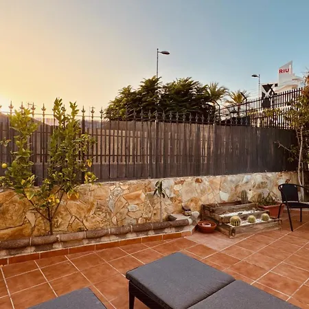 Click&guest - Bright Sun On Holidays