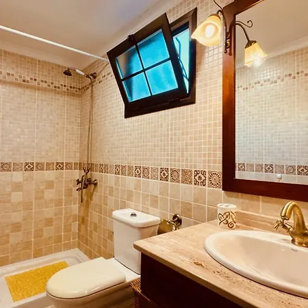 Click&guest - Bright Sun On Holidays Apartment *